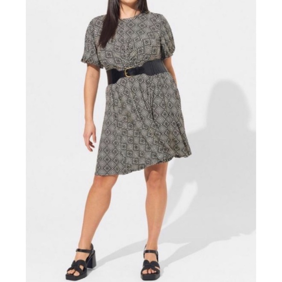 ๐ Black All Over Stretch Burnished Buckle Waist Belt 1 1X 14 16 NWT Torrid New! - Picture 2 of 5